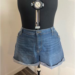 Levi’s mid length jean shorts